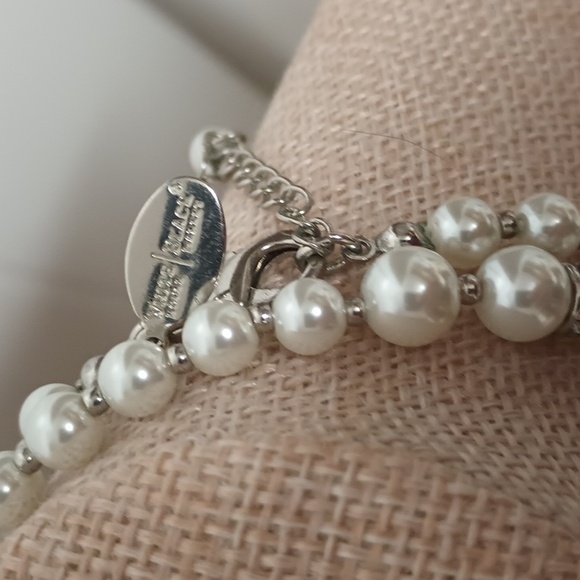 White House Black Market Faux Pearl Necklace - Picture 2 of 3